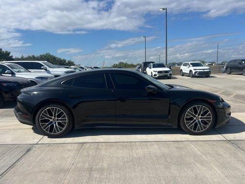 Jet Black Metallic 2022 Porsche Taycan Base