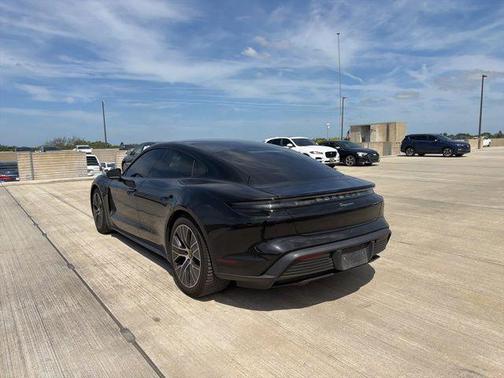 Jet Black Metallic 2022 Porsche Taycan Base