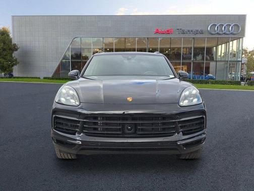 2023 Porsche Cayenne Platinum Edition