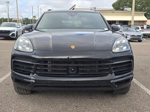 2023 Porsche Cayenne Platinum Edition