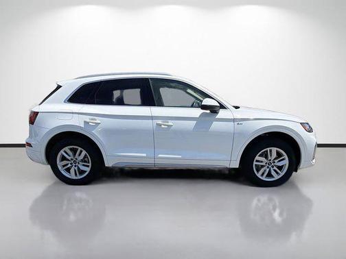 Ibis White 2023 Audi Q5 45 S line Premium
