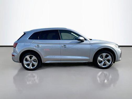 2023 Audi Q5 45 S line Prestige