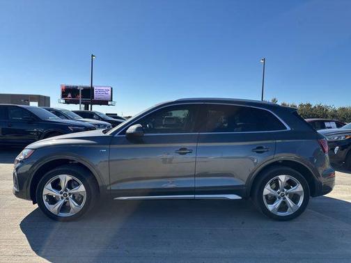 2023 Audi Q5 45 S line Premium Plus