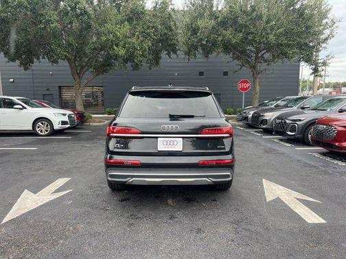 2024 Audi Q7 55 Premium Plus