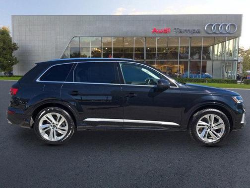2024 Audi Q7 55 Premium Plus