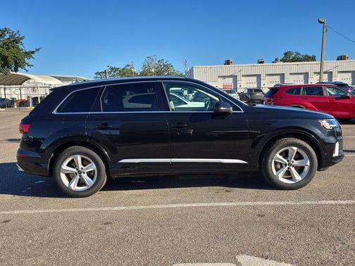 2024 Audi Q7 45 Premium Plus