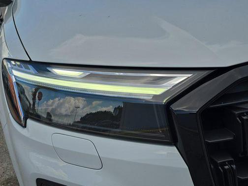 2025 Audi Q7 45 Premium Plus