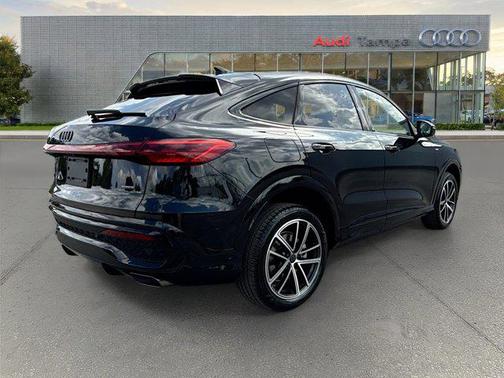 Mythos Black Metallic 2026 Audi Q5 Sportback Premium Plus TFSI quattro S tronic