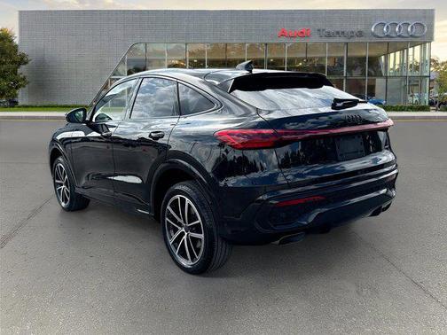 Mythos Black Metallic 2026 Audi Q5 Sportback Premium Plus TFSI quattro S tronic