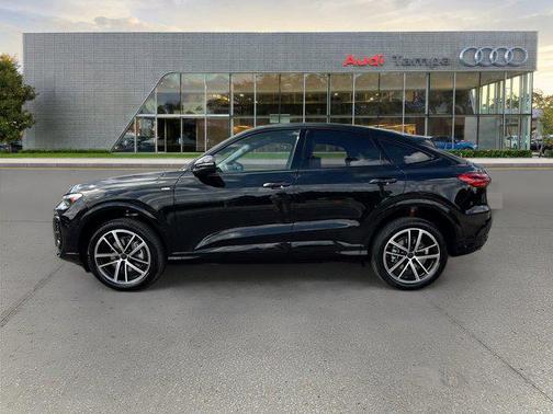 Mythos Black Metallic 2026 Audi Q5 Sportback Premium Plus TFSI quattro S tronic