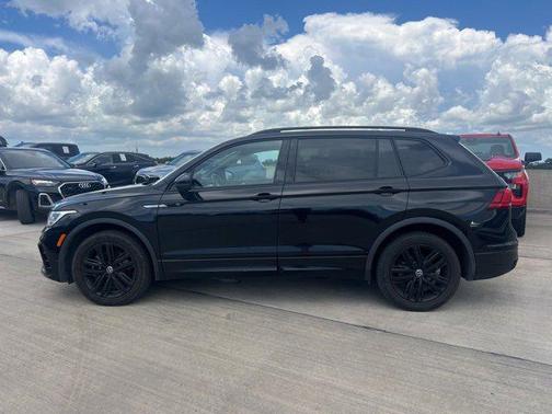 2022 Volkswagen Tiguan 2.0T SE R-Line Black
