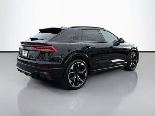 2023 Audi RS Q8 4.0T