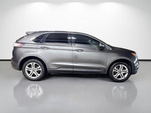 White Platinum Metallic Tri-Coat 2017 Ford Edge Titanium