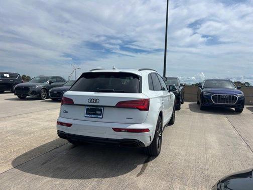 2025 Audi Q5 45 S line Prestige