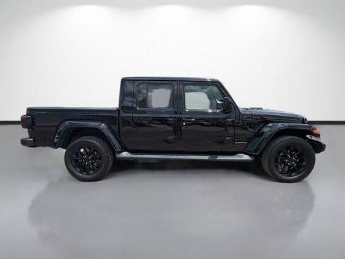 Black Clearcoat 2021 Jeep Gladiator High Altitude 4x4