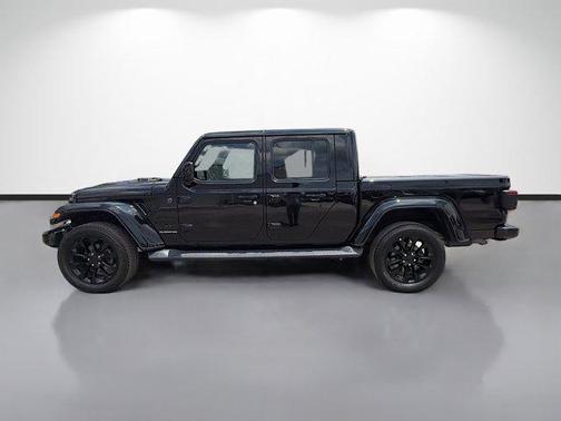 Black Clearcoat 2021 Jeep Gladiator High Altitude 4x4