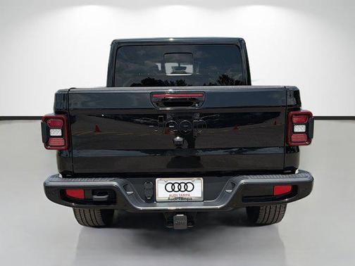 Black Clearcoat 2021 Jeep Gladiator High Altitude 4x4