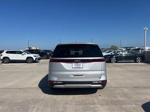 2023 Kia Carnival LX