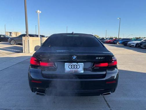 2022 BMW 530 i