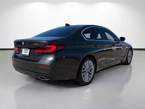 2022 BMW 530 i