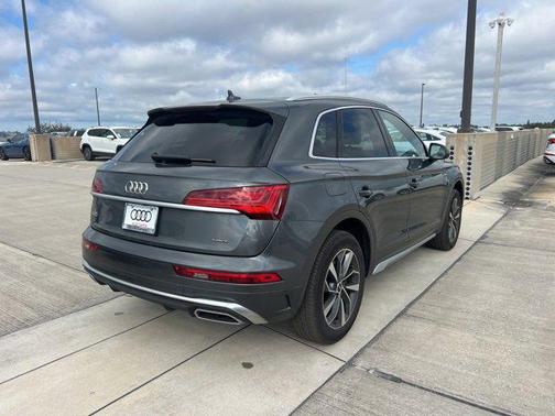 2022 Audi Q5 45 S line Premium Plus