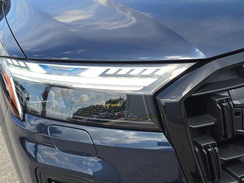 2025 Audi Q7 55 Prestige