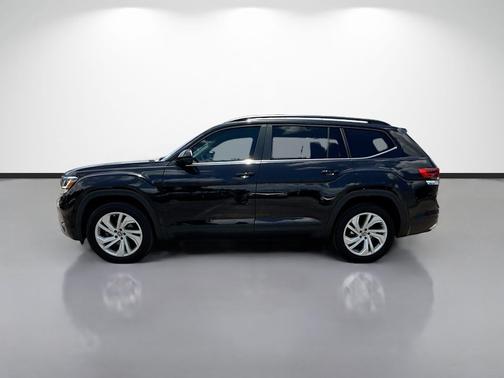 Deep Black Pearl 2023 Volkswagen Atlas 3.6L SE w/Technology