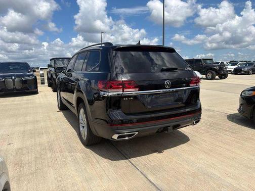 Deep Black Pearl 2023 Volkswagen Atlas 3.6L SE w/Technology