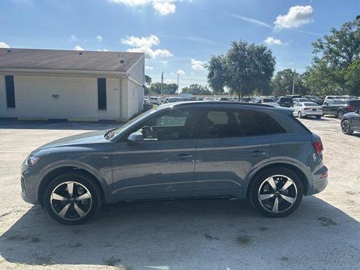 2022 Audi Q5 45 S line Prestige