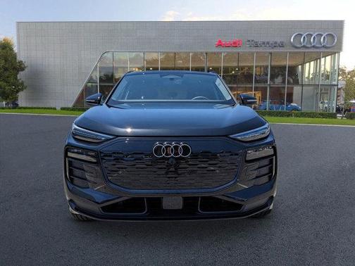 2025 Audi Q6 e-tron Prestige quattro