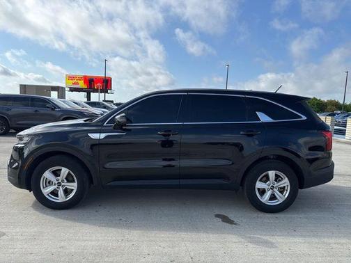 2023 Kia Sorento LX