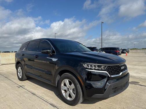 2023 Kia Sorento LX