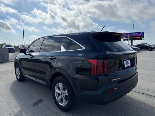 2023 Kia Sorento LX