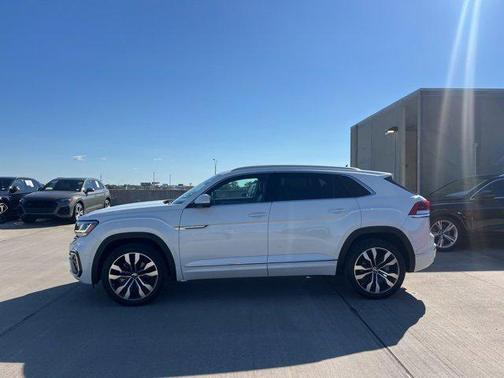 2022 Volkswagen Atlas Cross Sport 3.6L V6 SEL Premium R-Line