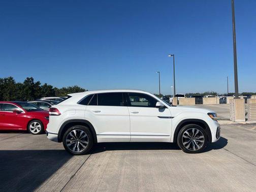 2022 Volkswagen Atlas Cross Sport 3.6L V6 SEL Premium R-Line