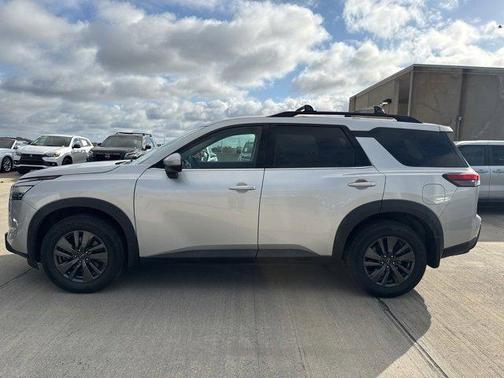 2023 Nissan Pathfinder SV 4WD