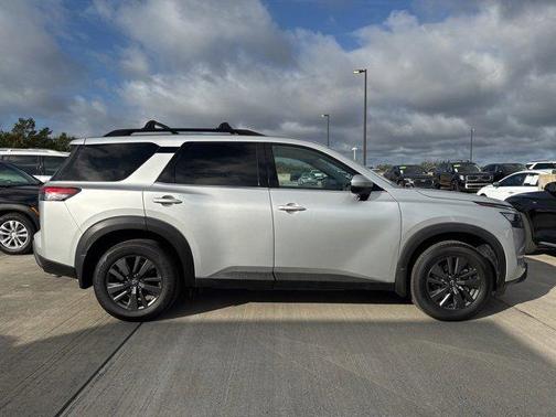 2023 Nissan Pathfinder SV 4WD