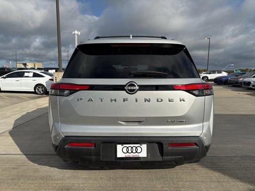 2023 Nissan Pathfinder SV 4WD