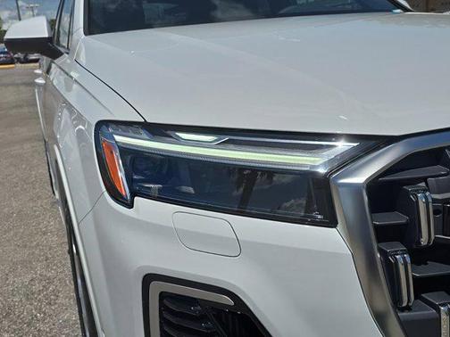 2025 Audi Q7 55 Premium Plus