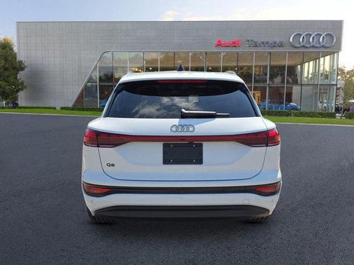 2025 Audi Q6 e-tron Prestige quattro