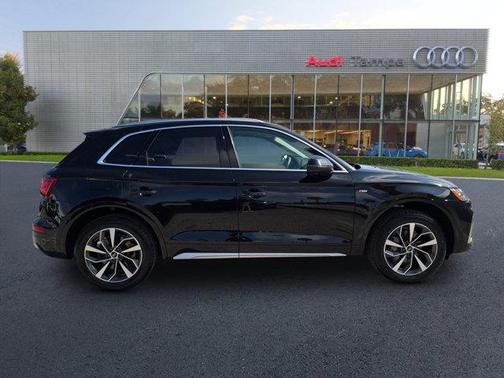2022 Audi Q5 45 S line Premium Plus