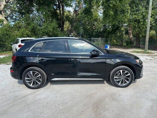 2022 Audi Q5 45 S line Premium Plus