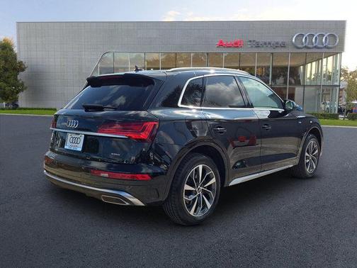 2022 Audi Q5 45 S line Premium Plus