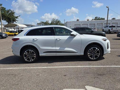 2025 Audi Q5 Premium