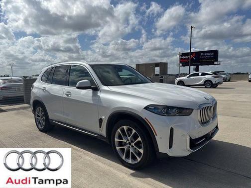 White Metallic 2025 BMW X5 xDrive40i
