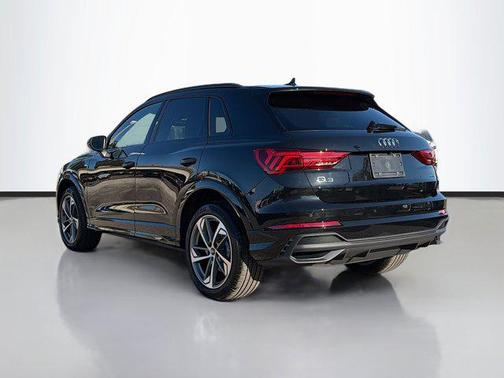 2025 Audi Q3 Premium 45 TFSI S line quattro Tiptronic