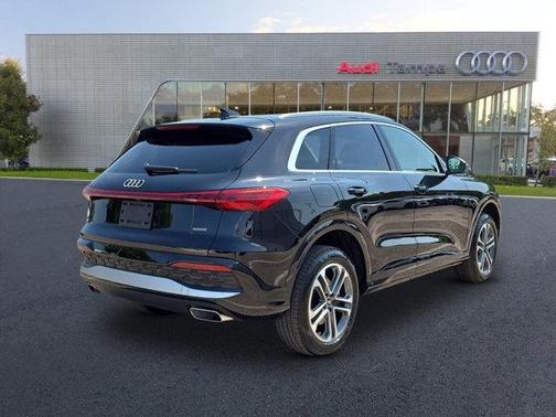 2025 Audi Q5 Premium