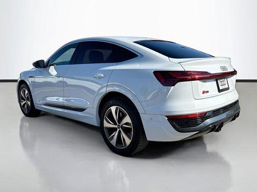 2024 Audi Q8 e-tron Premium Plus