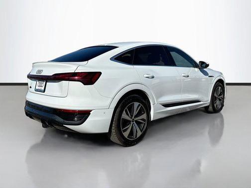 2024 Audi Q8 e-tron Premium Plus