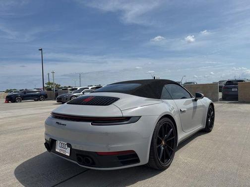 2020 Porsche 911 Carrera 4
